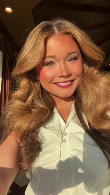 🤭🤭 #hairinspo #outfitinspo #makeup #blowout 