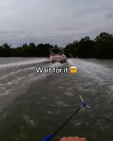 (via austinkeen/IG) #wakeboard #lake #skill #smooth 