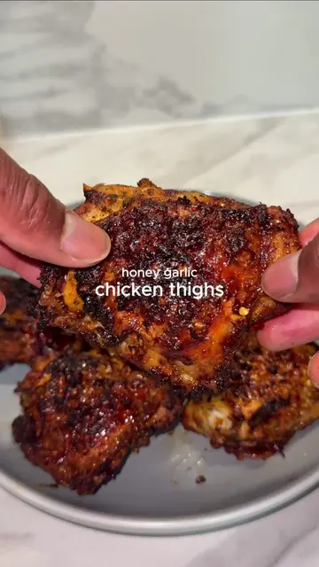 honey garlic chicken thighs 🍯🍗 This one is a must try 😮‍💨 Ingredients 1kg ch