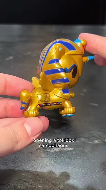 opening a tokidoki sarcophagus 🪲 I had this for a couple months before I realiz