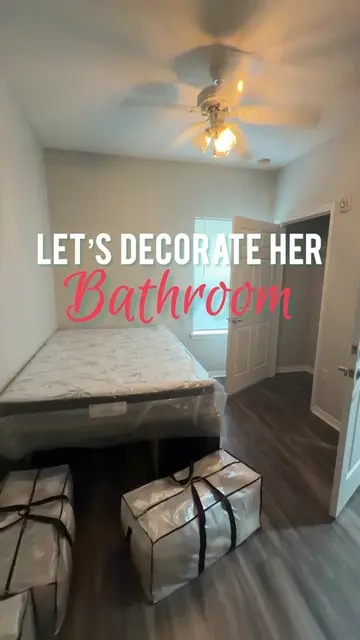 Hey, love bugs! We had so much fun decorating Tayler’s bathroom! Moving into a d
