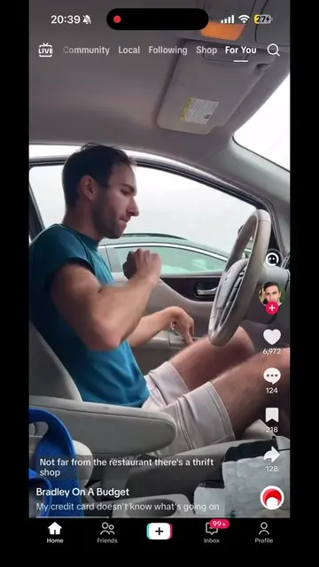 What’s not clocking to you Brad #fyp #viral #bradleyonabudget #gossip #mom 