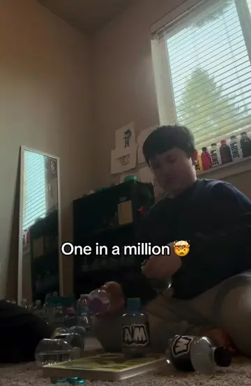 Wait until the end 🔥 (via epicflipzandkickz/IG) #bottleflip #challenge #skill 