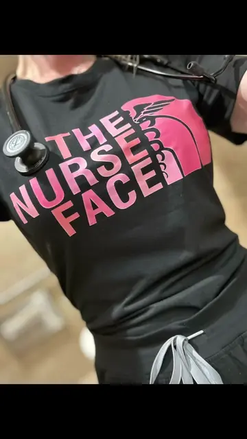In love with this addition to my uniforms. 😍🤍 And this tshirt is SO comfortabl