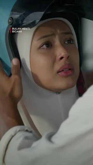 Helmet pun tak ikat dengan betul 🤦‍♀️🤦 Afghan mesti tak kenal slogan klik sebe