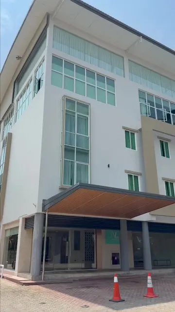 Looking for a comfortable stay in Kiulap? You just found it! J Vista Hotel Brune