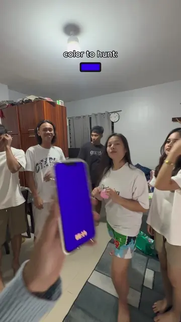 When a party game almost convinces your friends that they’re all colorbl!nd 🤣 A