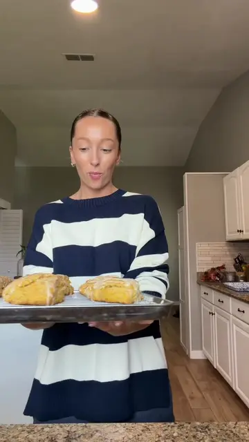 pumpkin spice sourdough discard scones and a hot cup of coffee 🤌🏼 Ingredients 