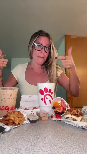 My new #chickfila order VS my old order using the @MenuFit.app use c0de DEMI 