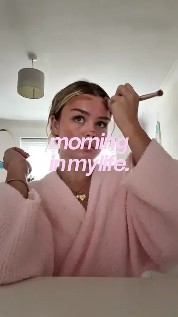 love a slow cozy morning 💗🧖‍♀️☔️ ik it’s still august but this weather makes m
