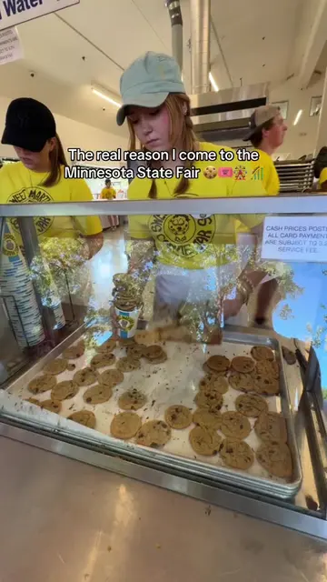 They fill those cookies UP!!!! @Sweet Martha’s Cookie Jar @mnstatefair   #Minnes