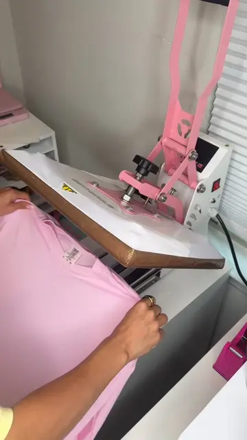 Thanks to all my local gals for supporting my business 💗  This mama shirt it’s 