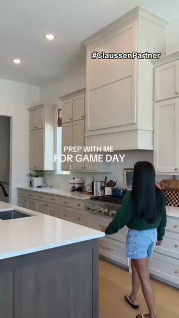 #ClaussenPartner Game day + @Claussen Pickles 🤝🏽  Make sure to get Claussen pi