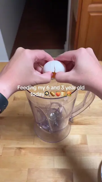 well balanced days🍳🥔🍑🍞🍔 #wmkeiad #kideating #kidbreakfast #kidlunch #kiddin