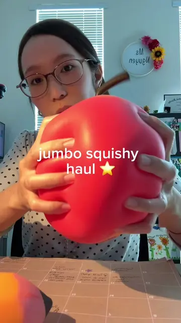 jumbo squishy haul !!! 🍎✏️🤓 and these are perfectttt for my classroom 🤭 #fidg