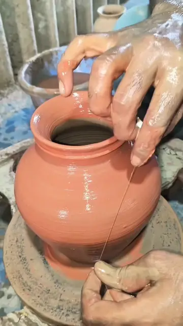 Satisfying Pottery Art & Craft You won’t believe how smooth this wire slides thr