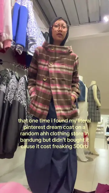 DAN AK MASIH KEPIKIRAN SAMPE SKRGGGG 😭😭😭 #whimsy #fashion #pinterest #coat #b