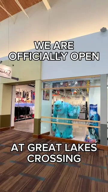 WE’RE OFFICIALLY OPEN!!! 🔥🔥🔥 After months of work, Retro Fit at Great Lakes C