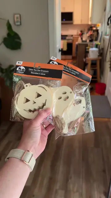 Since the DIY Dollar Tree Halloween cutouts were such a hit, I thought I’d make 