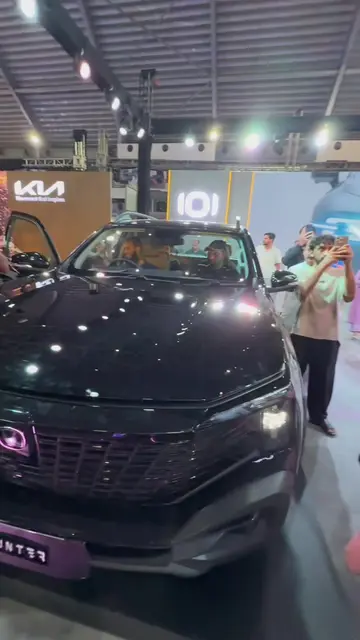 Suneel checks out Nevo Hunter at Pakwheels New Wheels Expo Lahore! 📍 Expo Centr