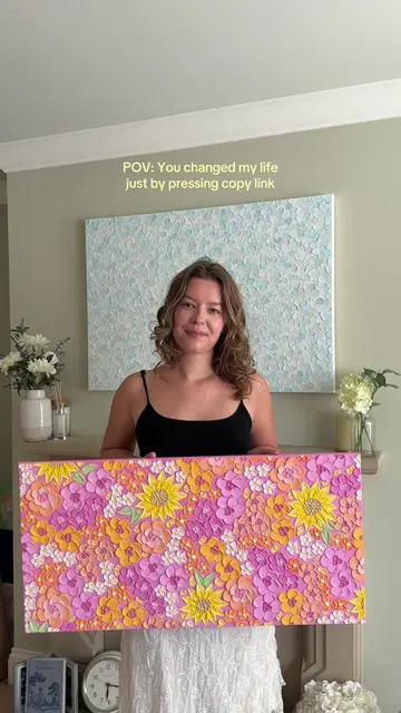 Small textured artist with the biggest dreams 🥹🌻🌸 Should I do more bright pie