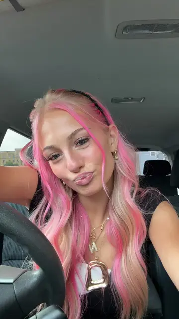 Mood I’m brining to work #pinkhair #blonde #barbie #lipsync #utah