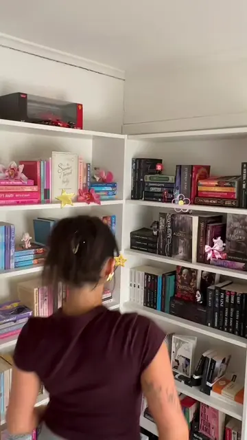 bookcase facelift (part 1) #bookshelfmakeover #bookish #bookshelfdecor #booktoke