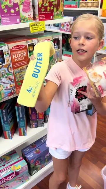 Ava turns 9 next month💗 And this is one of her favorite traditions. Making a bi