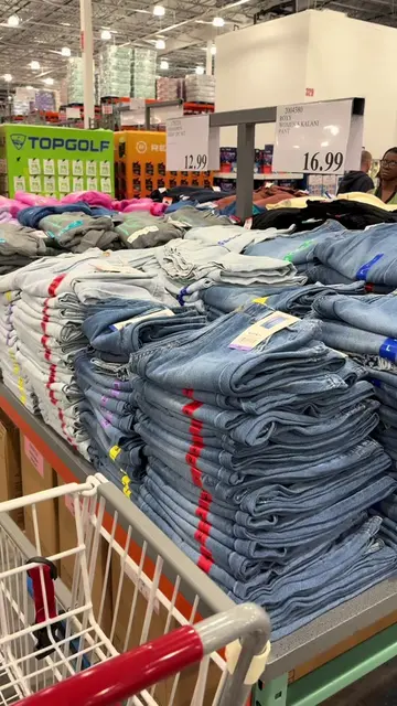 These Roxy wide-leg pants just landed at Costco and they’re SO soft! 🩵 They’re 