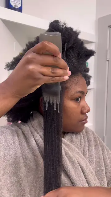 My homemade flaxseed gel on my 4C hair will forever be one of my favorite natura