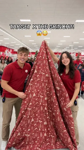 Meet the coziest thing you’ll wear all winter 🎄 This hooded and heated Grinch r