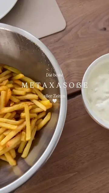 Get @reshare_app • @sandiandthecrew 🥘🤍🇬🇷👌🏼 Die beste Metaxasoße, die du je
