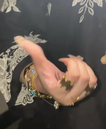 ✨ POV: Your hands needed a little luxury 🤍💍 Would you wear this? 👀 DM to orde