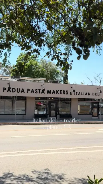 Italian deli + Market in Upland, CA 🇮🇹🍝 Padua Pasta Makers is part Italian ma