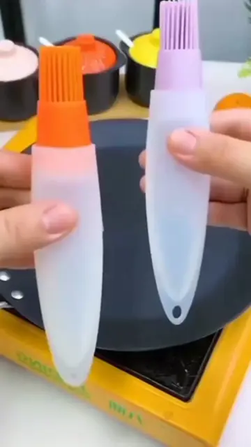 Oil Bottle With Brush Link In Bio👇😊#kitchengadget #gadget #fyp #Home #foryoupa