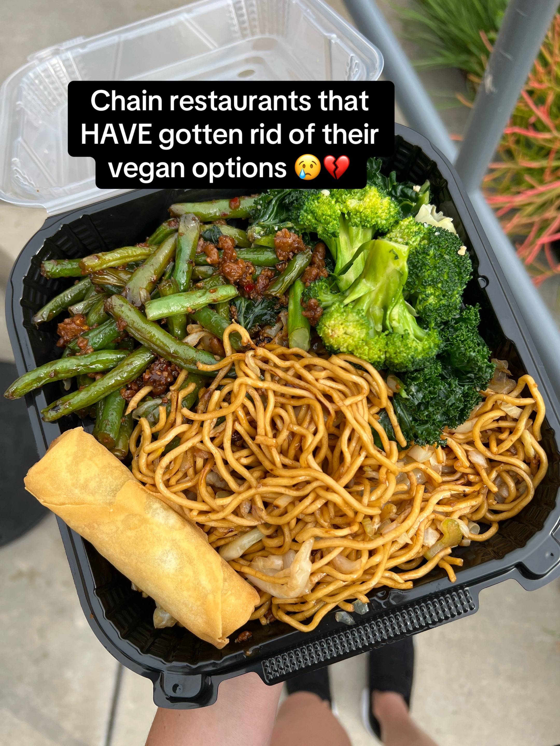 Chain restaurants that HAVE gotten rid of their vegan options in the U.S. 😢💔 W