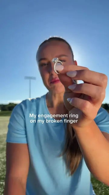 I feel like all rings should do this… #engagment #engagmentring #Soccer #soccerp