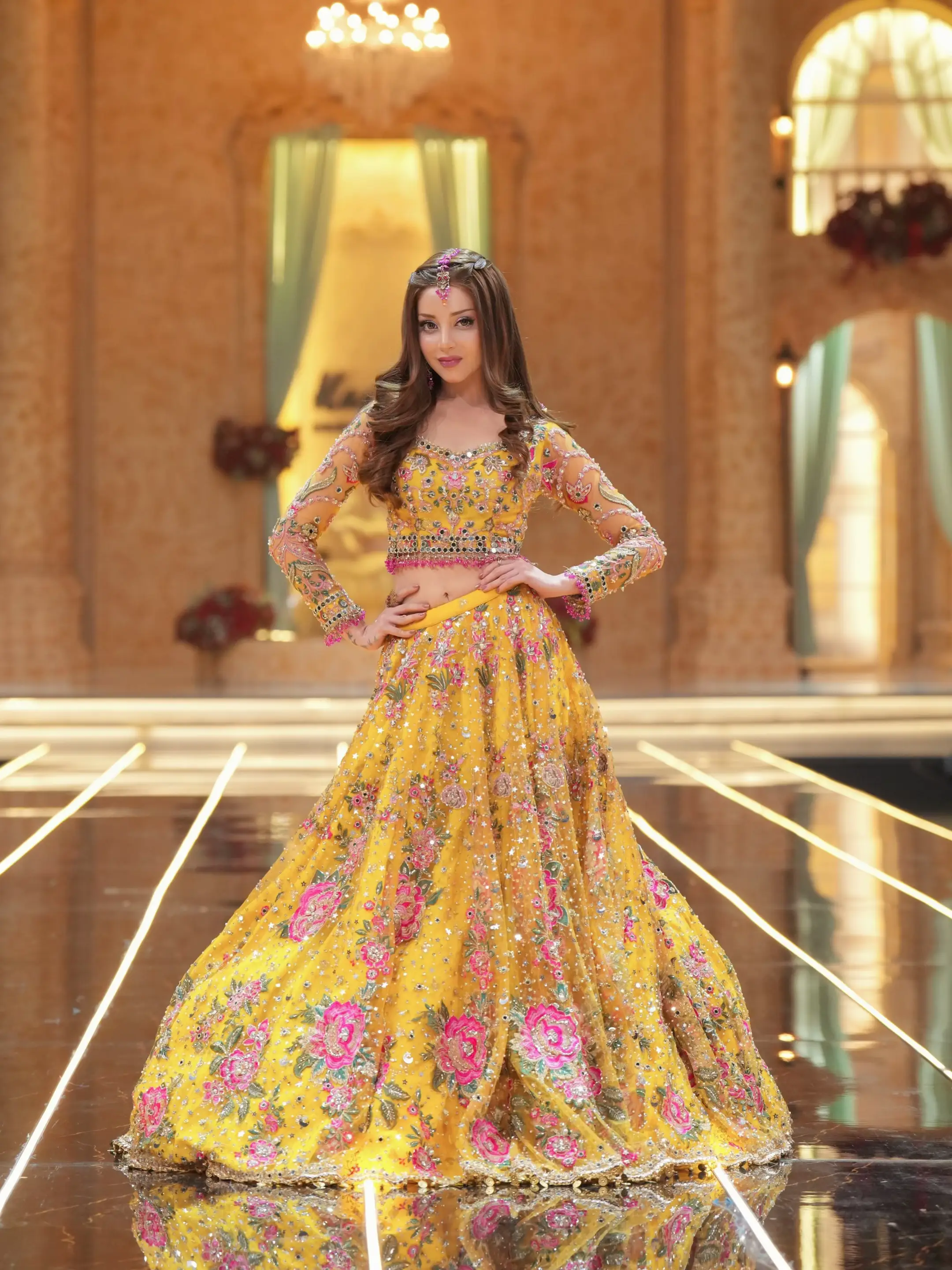 The runway moment everyone was waiting for! ✨👑 Famous actress Alizeh Shah grace