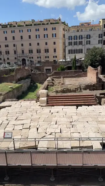 I’ve been walking around Rome all day and every corner I turn has a different hi