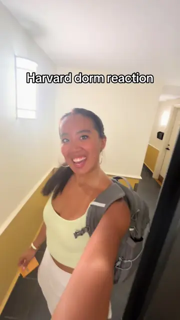 WHICH BEDROOM IS BETTER PLZ HELP #harvarduniversity #harvard #dormlife #dormtour
