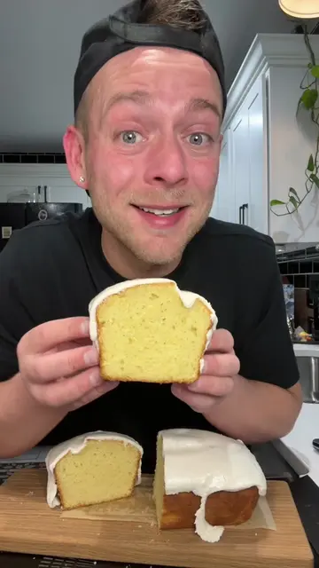 Almost $6 for ONE slice? 🍋 I made the whole Starbucks style lemon loaf at home.