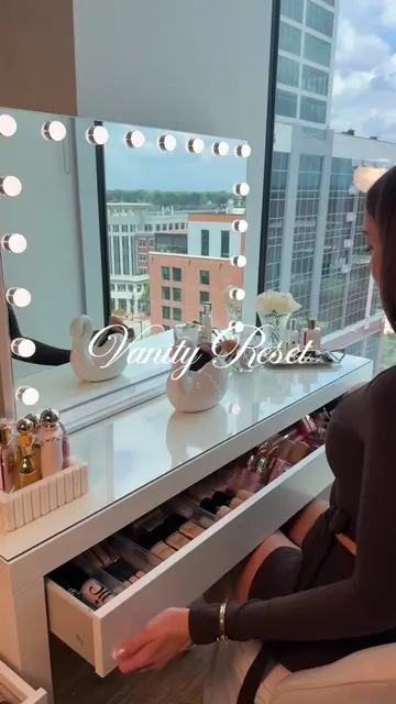 gloomy day reset ☁️  #vanityorganization #vanitysetup #CleanTok #asmrcleaning #m