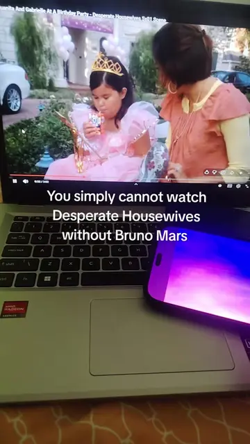 Its always the same bg music 😭😂 #targetaudience #makemefamouse #brunomars #des