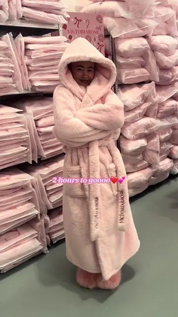 2 hours to gooo 😱😱 #dressinggown #xxlscrunchie #housecoat #SmallBusiness #VRSC