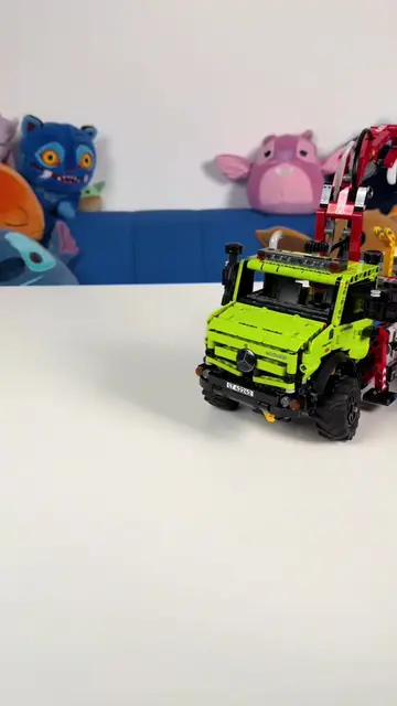 Take model building to new heights with the LEGO Technic 42242 Mercedes-Benz Uni