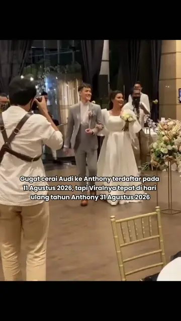 tapi salut sih, sejauh ini mereka gak bikin huru hara, masalah rumah tangganya t
