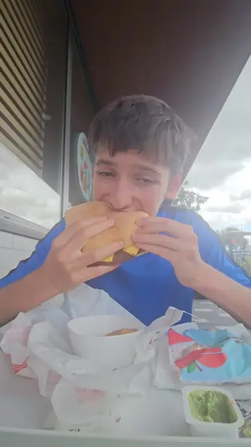 Je fête mon dernier jour de vacances au McDo 🍔 (Tu reprends quand ?) #cheatmeal