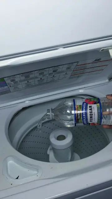 Pour Vinegar in Your Washing Machine and Stop Ruining Your Clothes! #DIYHomeTips