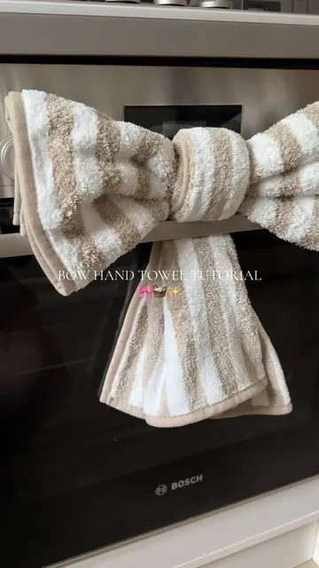 I’ve fallen victim to the bow 🎀 and I’m low-key obsessed! 😍 This hand towel bo