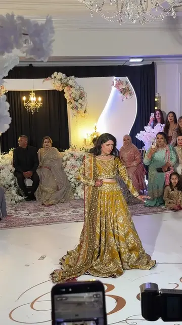 My girl 💃🏻🤍 @Iqra #pakistaniwedding #shaadiseason #desiwedding #pakistani #we